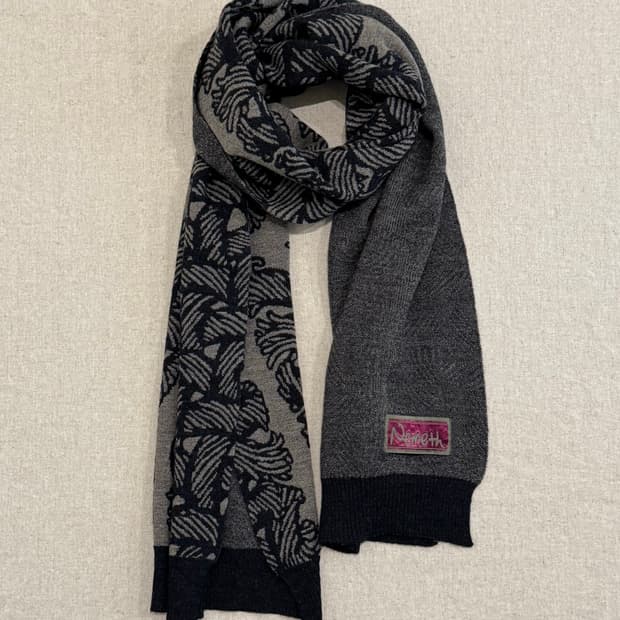 크리스토퍼 네메스 쏜 울 머플러