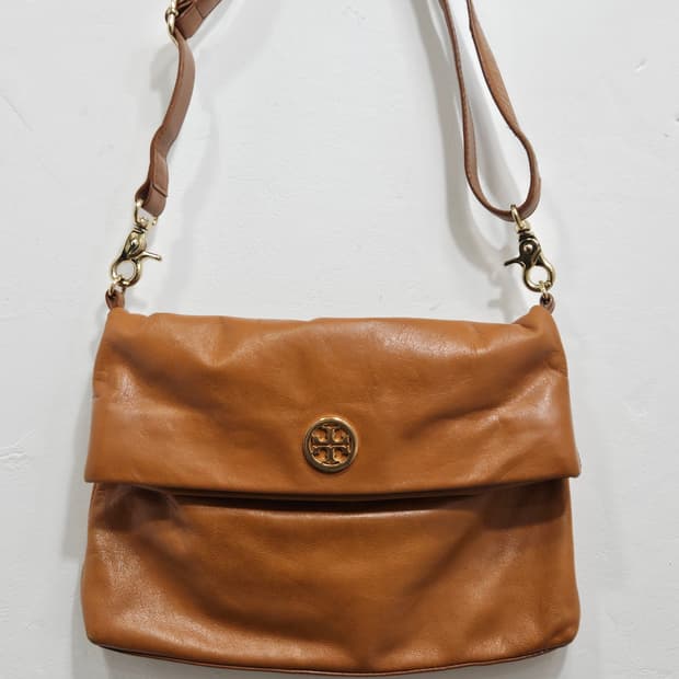 토리버치(Toryburch) 브라운 크로스백 