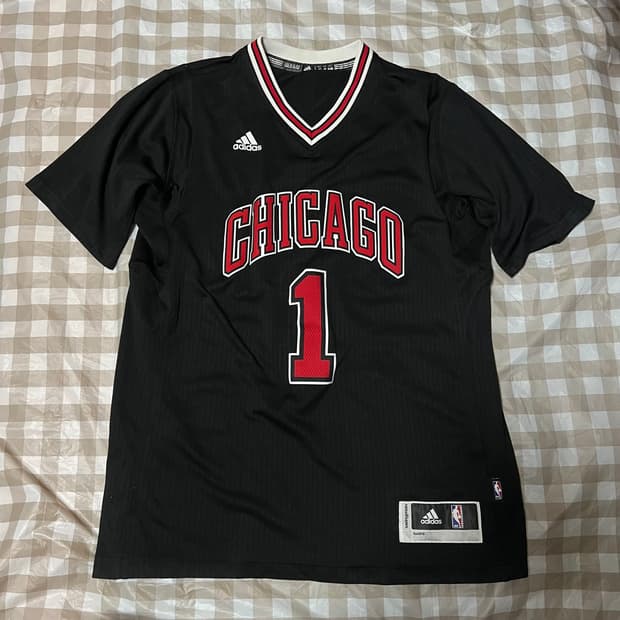 아디다스 시카고불스 데릭로즈 유니폼 반팔 M 져지 빈티지 농구 스포츠