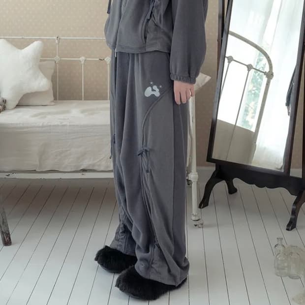 허그유어스킨 스트링 플리스 팬츠 차콜