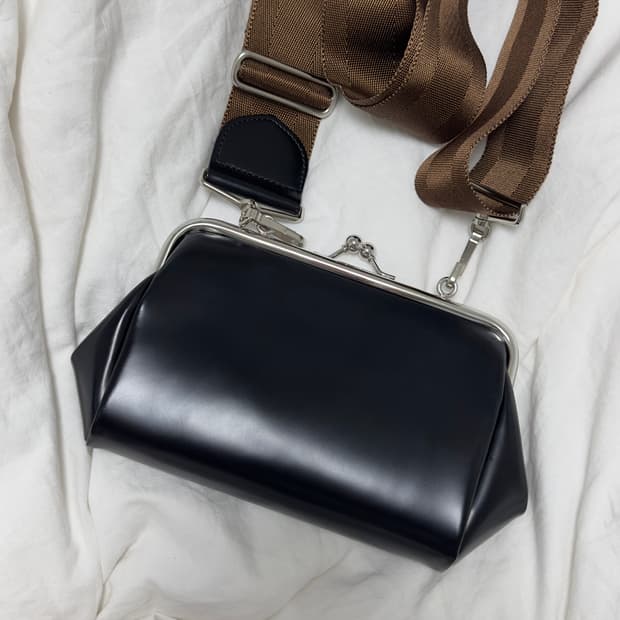 꼼데가르송 아오야마 가마구치 레더 플립백