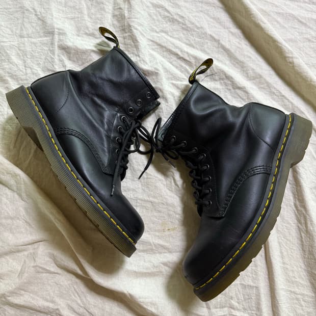 닥터마틴 1460 8홀 에이징 부츠