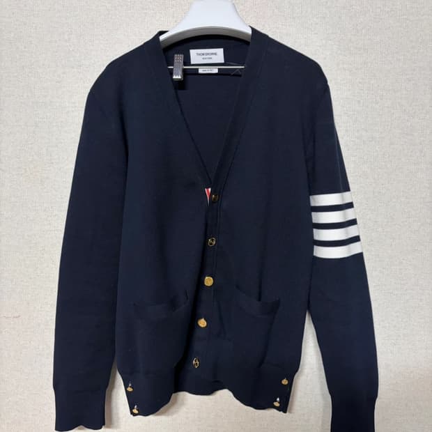 새상품급 톰브라운 밀라노스티치 금장 가디건