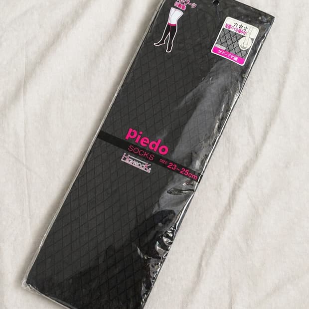     빈티지 다이아 패턴 니삭스