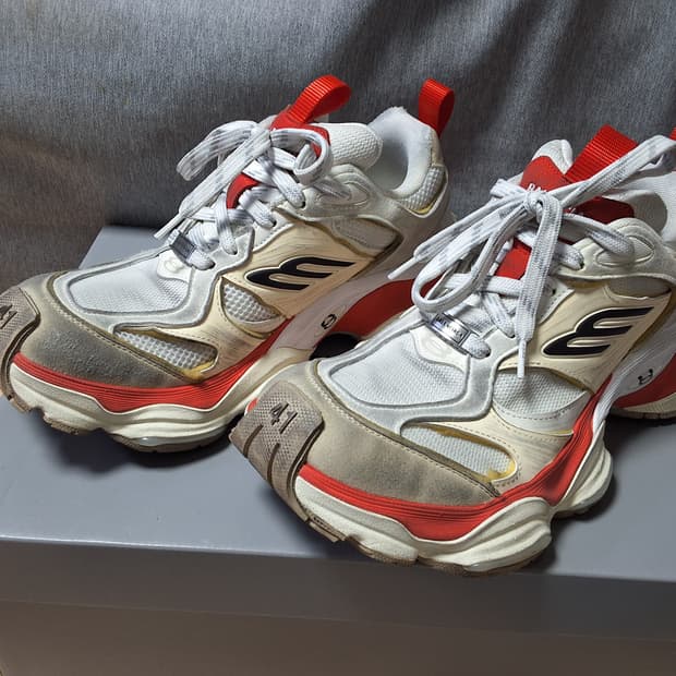 발렌시아가 카고스니커즈 레드 41