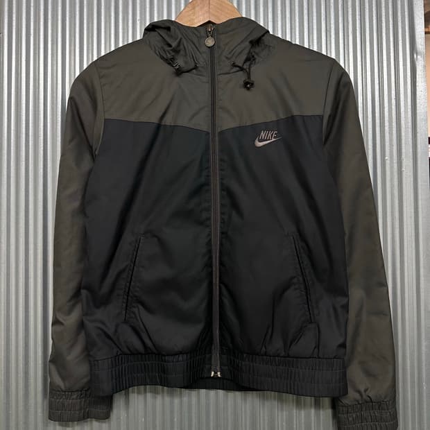 [S] 나이키 NIKE 스포츠웨어 카키 블랙 배색 기모 후드 자켓 바람막