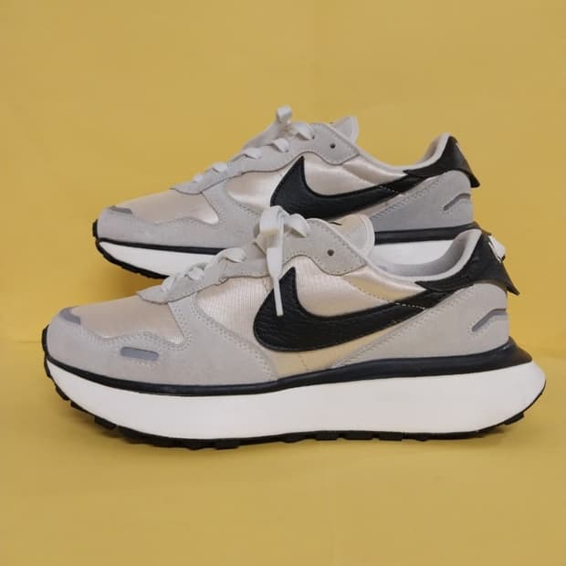 여성 나이키 피닉스 와플 키높이 운동화 (250)