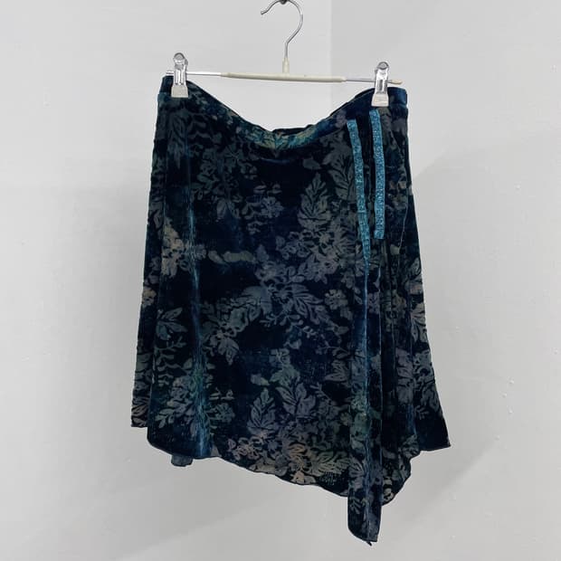 DKNY 오리엔탈 페어리 벨벳 프릴 스커트*극레어