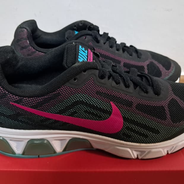 나이키 런닝화 235