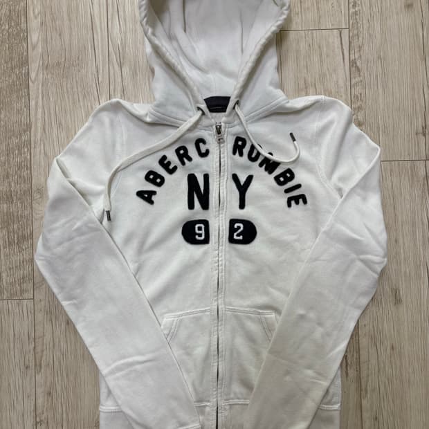 아베크롬비 딱붙핏 후드집업 화이트 xs