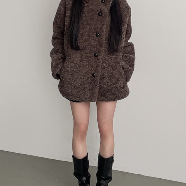 브라운 하프코트