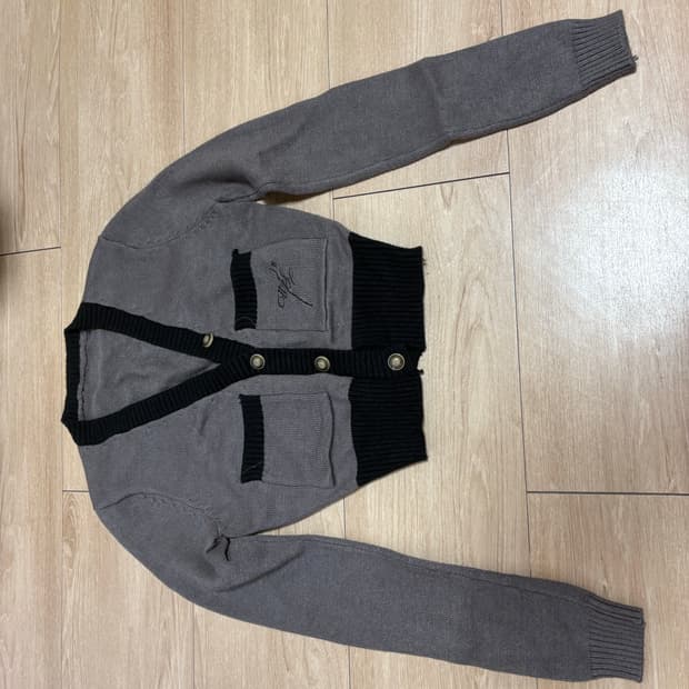 가디건 판매합니다!