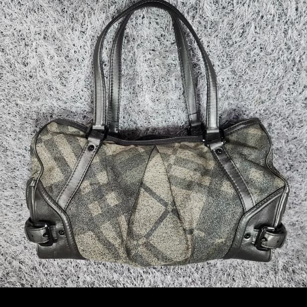 버버리 자카드 체크 숄더백