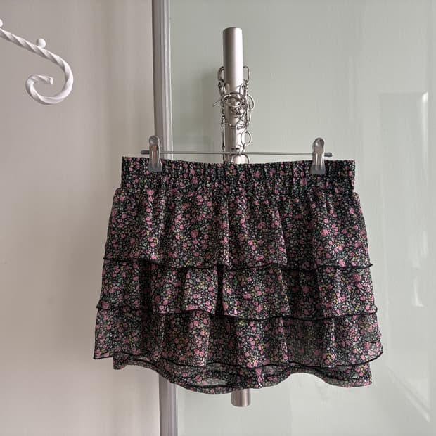 floral ruffle mini skirt