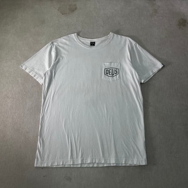105 데우스 엑스 마키나 포켓 반팔 티셔츠