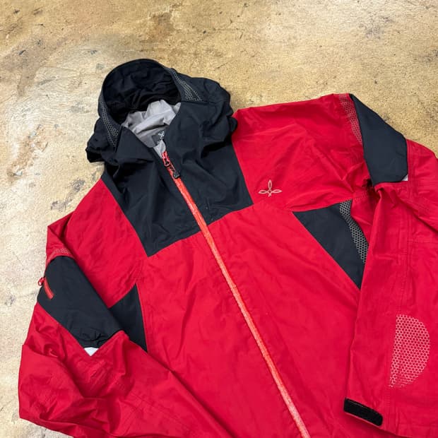 [정품/M] 몬츄라 바람막이 자켓 레드 블랙 b14