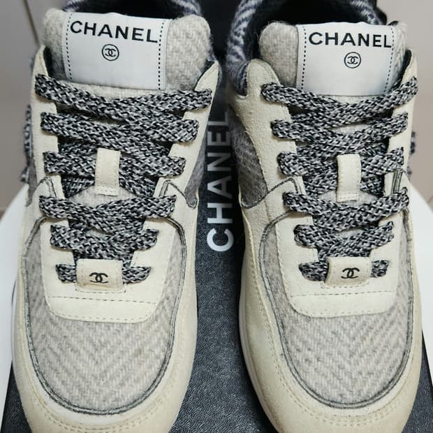 [정품] 샤넬 스니커즈 운동화 스웨이드 CC로고 헤링본 36.5 한정판 