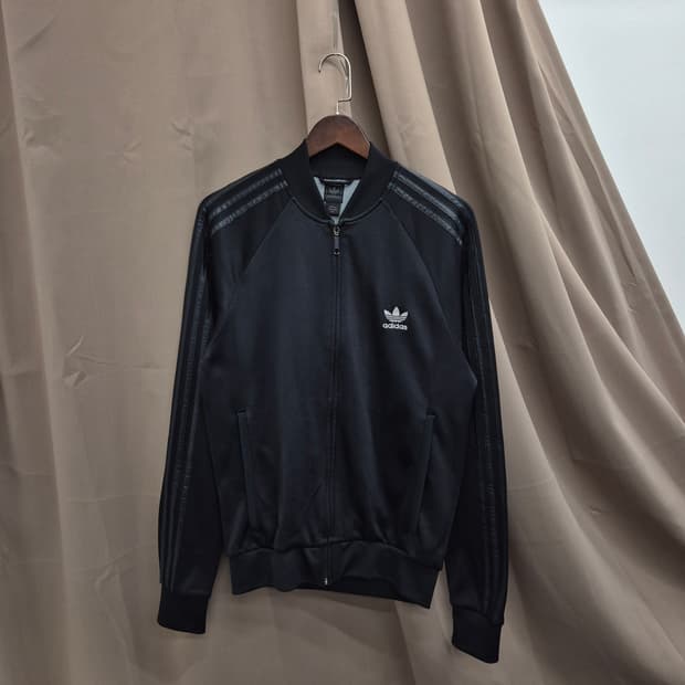 아디다스 스타 트랙탑 105