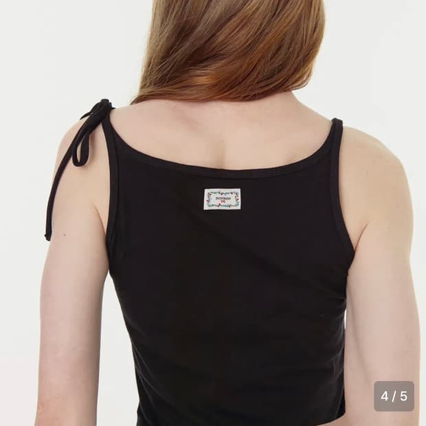 론론 팬던트 원숄더 리본 슬리브리스 블랙