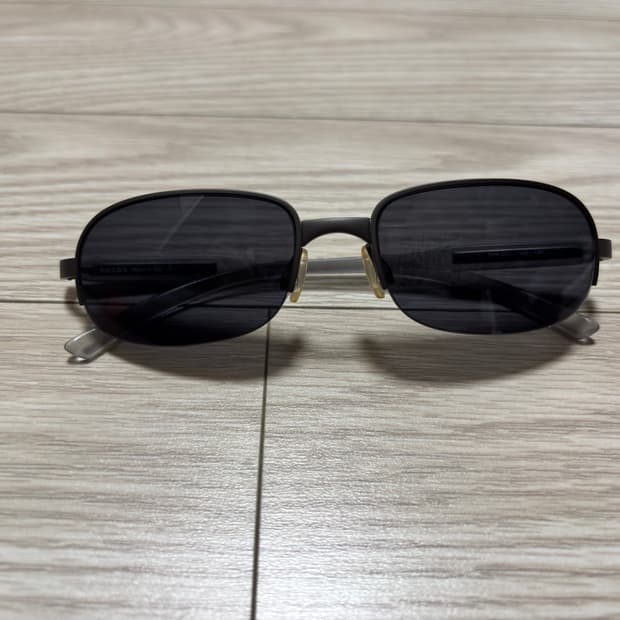 프라다SPR60C 반무테 안경