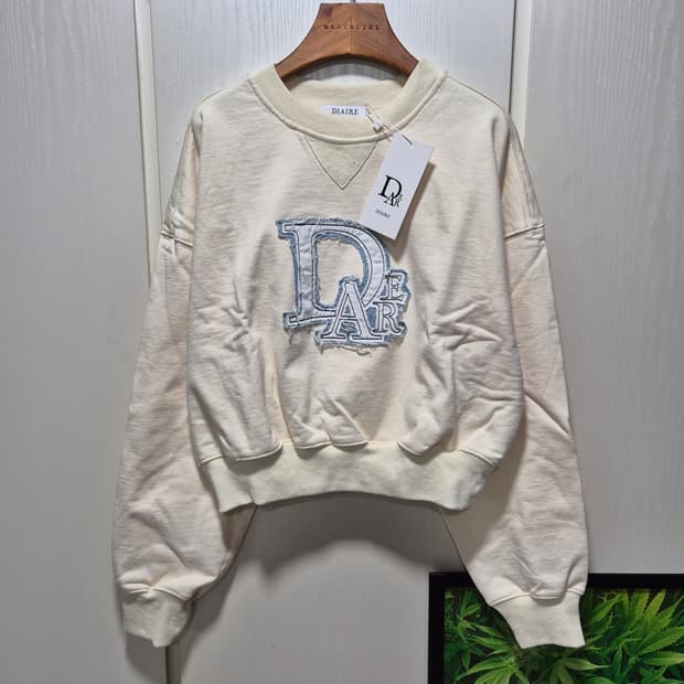 (세일)(새상품)DIAIRE 디아에르 아이보리 맨투맨