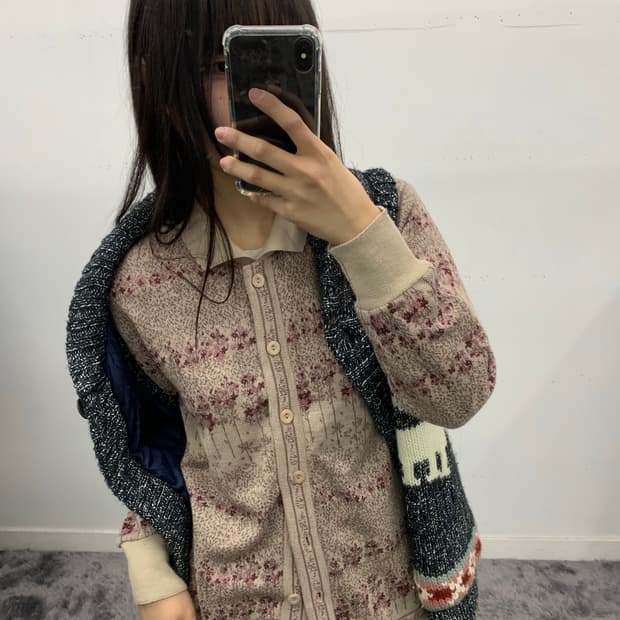 잔꽃 카라 가디건