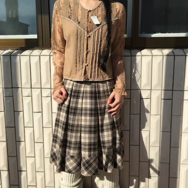 Lace trimming blouse