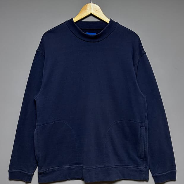 [L]빔즈 네이비 포켓 맨투맨