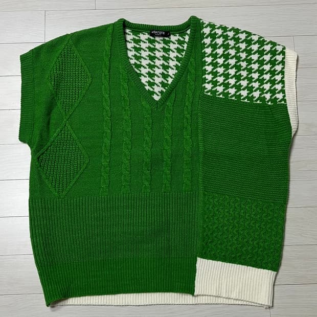 유재석 그린 조끼 [멀티 패치 캐이블 베스트 그린]