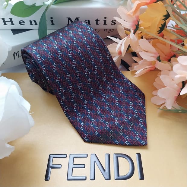 펜디 실크 네이비 FF 모노그램 넥타이 9.2cm B등급 K1780
