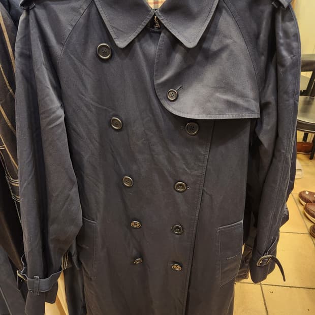 버버리 런던 네이비 트렌치코트