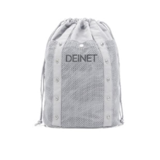 다이닛 DEINET STUD MESH BACKPACK IN SILVER 