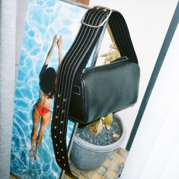 쥬바인 버클 숄더백 블랙