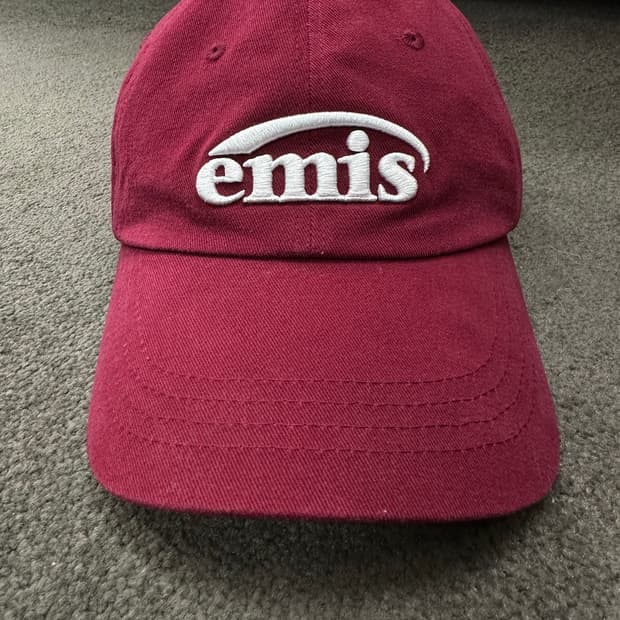 Emis 이미스 버건디 볼캡