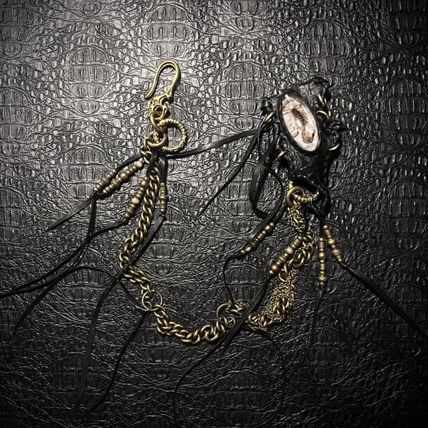 a wallet chain of scorpion 073