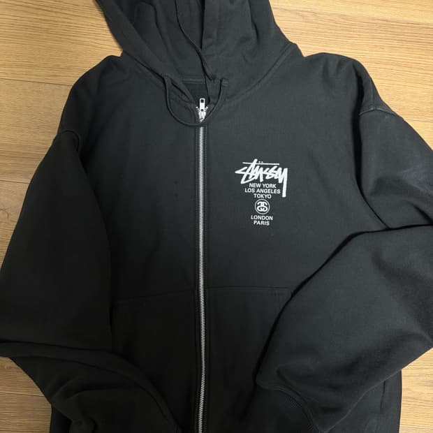 [XL]스투시 월드 투어 후드 집업 블랙 2023