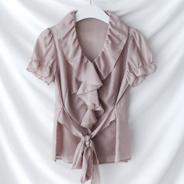frill half blouse