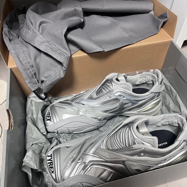 발렌시아가 tyrex 스니커즈 41