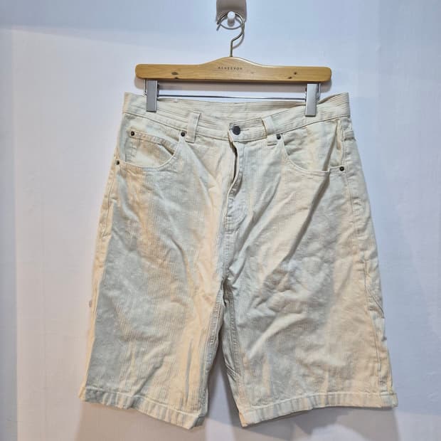 31) ZARA 아아보리 데님 쇼츠 팝니다
