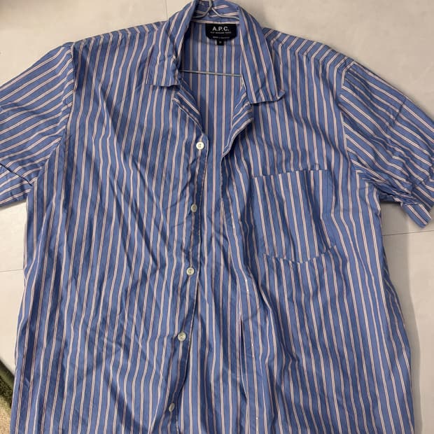 아페쎄 반팔셔츠