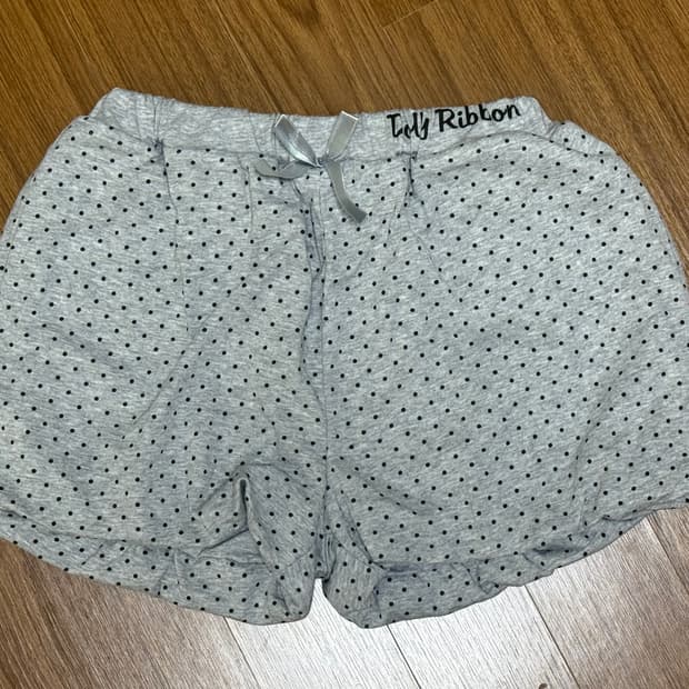 돌리 리본 도트 그레이 숏팬츠