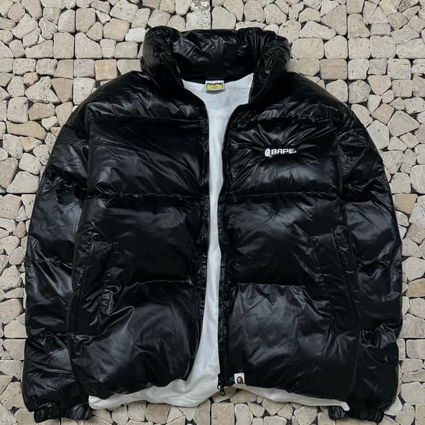베이프 블랙 유광 오버핏 패딩