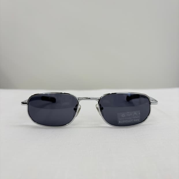BERKELEY 실버 스퀘어 선글라스