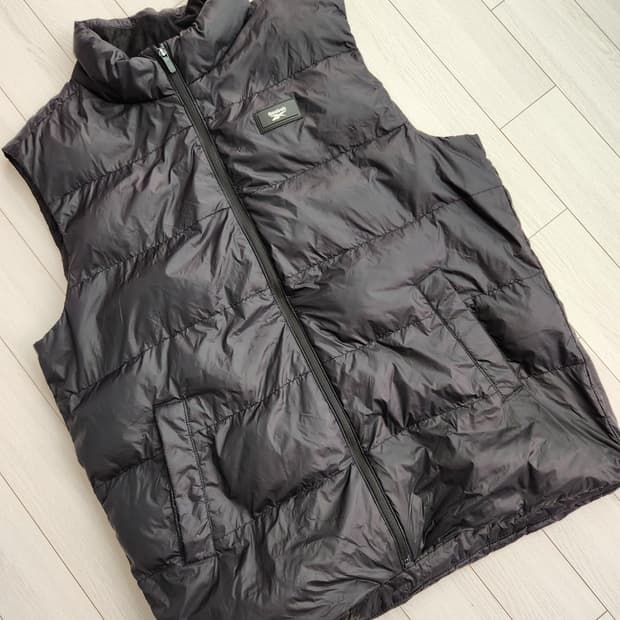 새상품급)리복 블랙 패딩조끼 HS M VEST사이즈110