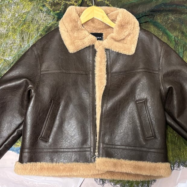 닉앤니콜 무스탕 브라운