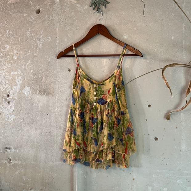 44 ) JPN Botanical Crinkle Camisole