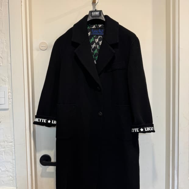 럭키슈에뜨 블랙코트 