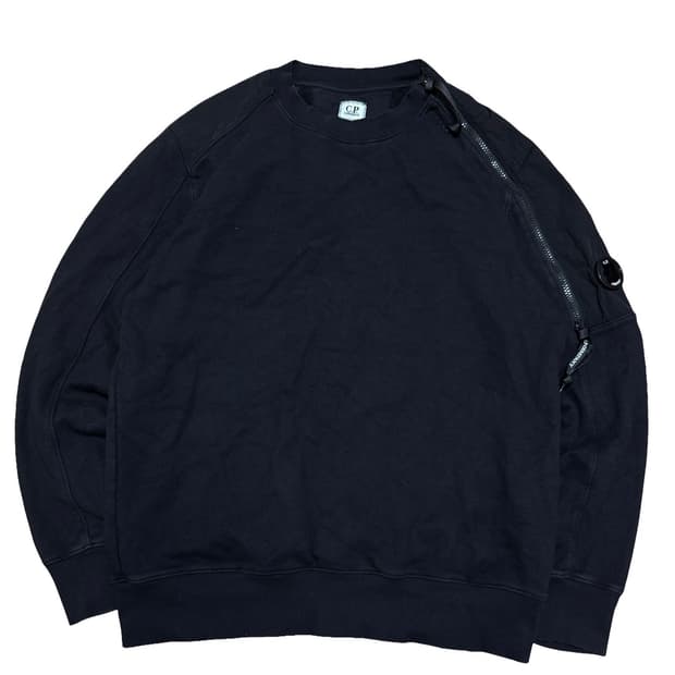 C.P컴퍼니 렌즈 블랙 맨투맨