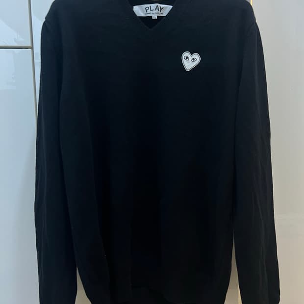 23fw 꼼데가르송 브이넥니트 xl (새상품급)