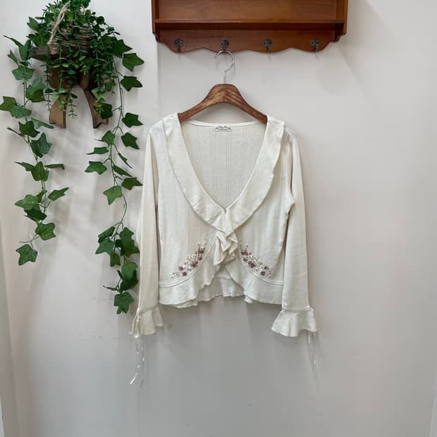 히메갸루 여리 아이보리 플라워 자수 프릴 가디건